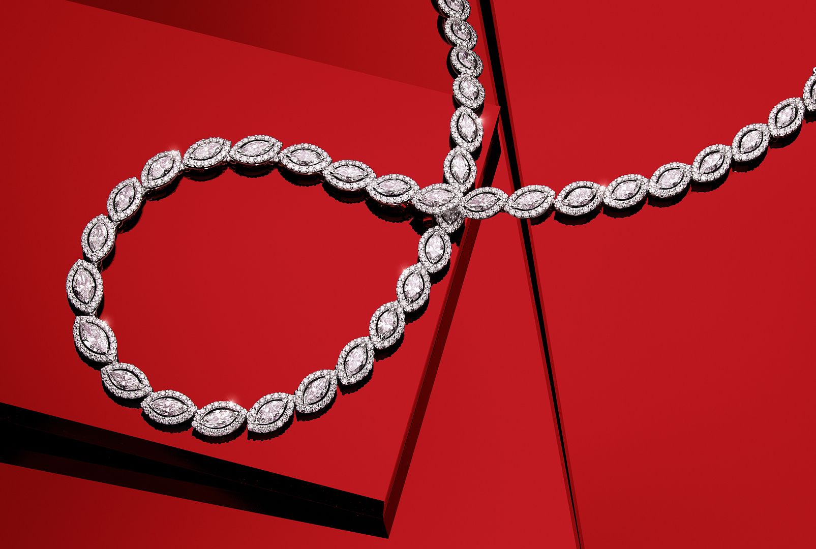 Fotografo di still life di gioielli e pietre preziose